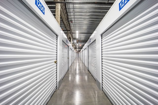 Facility photo: //images.sparefoot.com/medium/21978669f89ab539aa4.jpg