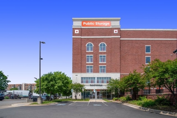 Facility photo: //images.sparefoot.com/medium/219790693439197b1e0.jpg