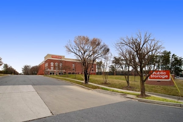 Facility photo: //images.sparefoot.com/medium/219791687b9b55623d3.jpg