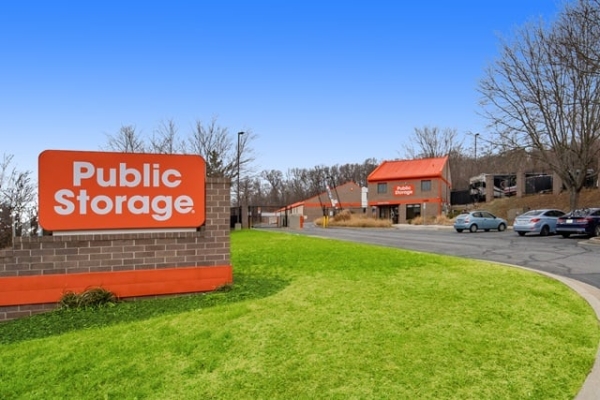 Facility photo: //images.sparefoot.com/medium/219792687655e798935.jpg