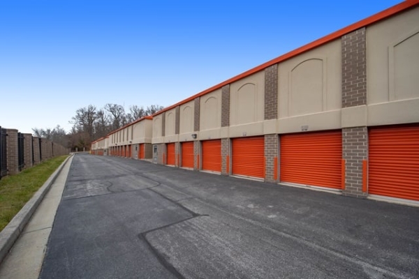 Facility photo: //images.sparefoot.com/medium/219792687655e8d479f.jpg