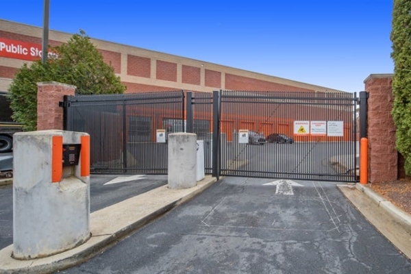 Facility photo: //images.sparefoot.com/medium/2197936877a4ce529a4.jpg