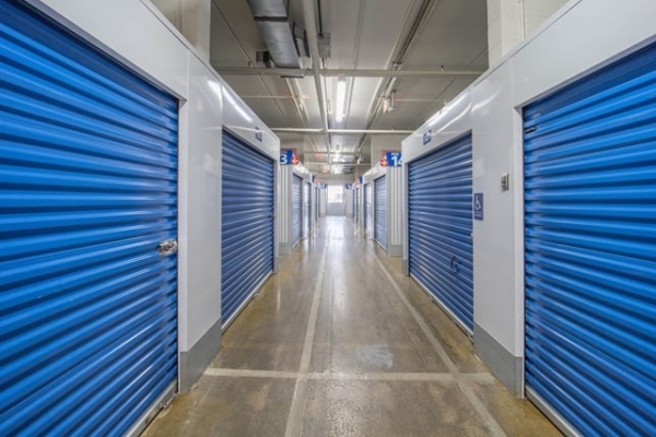 Facility photo: //images.sparefoot.com/medium/2197936957d24aad261.jpg