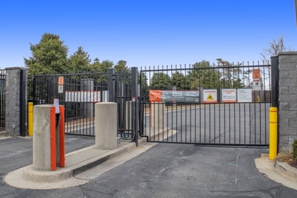 Facility photo: //images.sparefoot.com/medium/219796687cea699e7a6.jpg