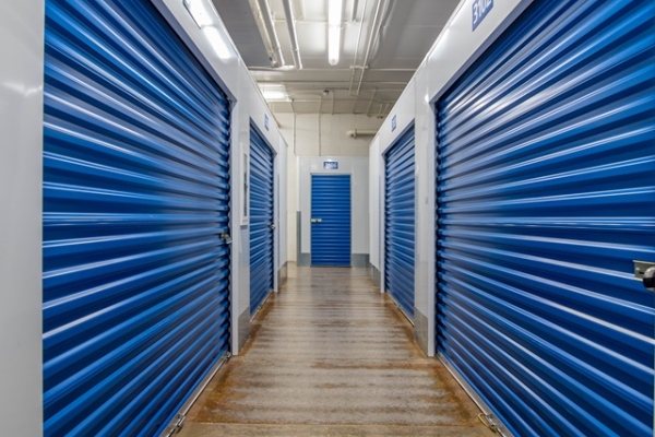 Facility photo: //images.sparefoot.com/medium/21979869874ca8d0cde.jpg