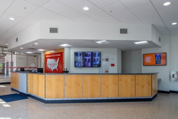 Facility photo: //images.sparefoot.com/medium/2197986a2179193a89c.jpg
