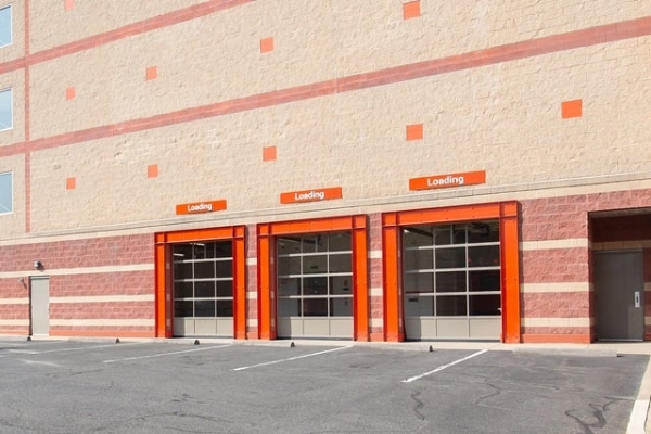 Facility photo: //images.sparefoot.com/medium/2197986a21791a09b20.jpg