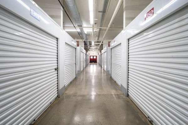 Facility photo: //images.sparefoot.com/medium/219799689354665827d.jpg