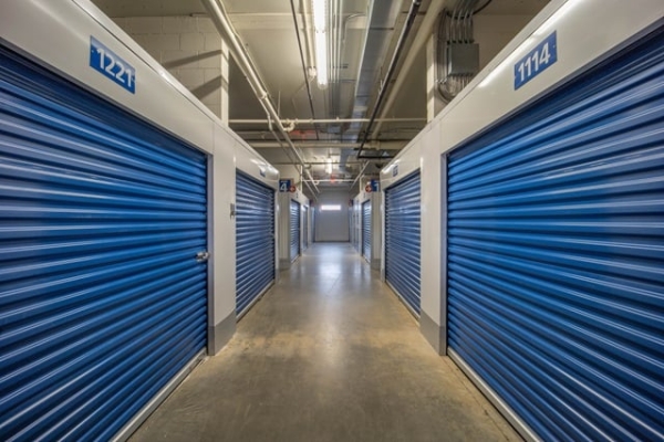 Facility photo: //images.sparefoot.com/medium/219800687cea0b02a92.jpg