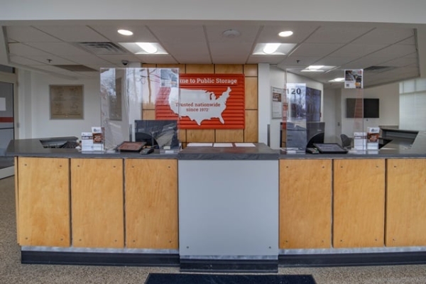 Facility photo: //images.sparefoot.com/medium/219800687cea0c01386.jpg