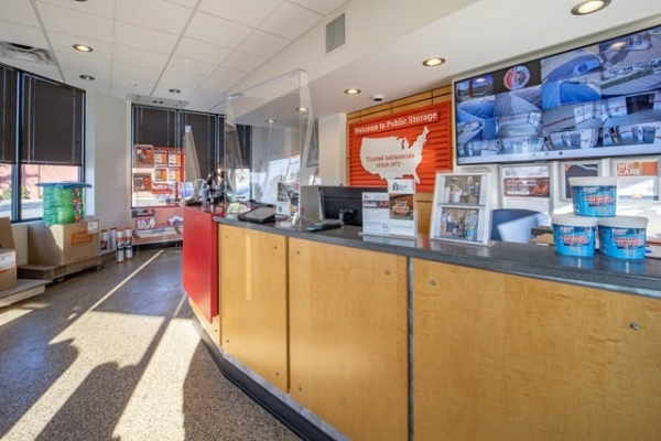 Facility photo: //images.sparefoot.com/medium/219802690f4f4ea2d77.jpg