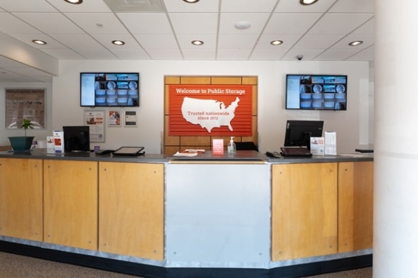 Facility photo: //images.sparefoot.com/medium/21980369f89b4b4ab0d.jpg