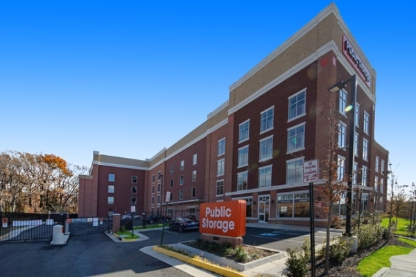 Facility photo: //images.sparefoot.com/medium/219804687e3c31e400d.jpg
