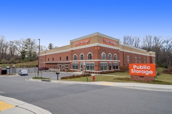 Facility photo: //images.sparefoot.com/medium/2198056898a014c3164.jpg