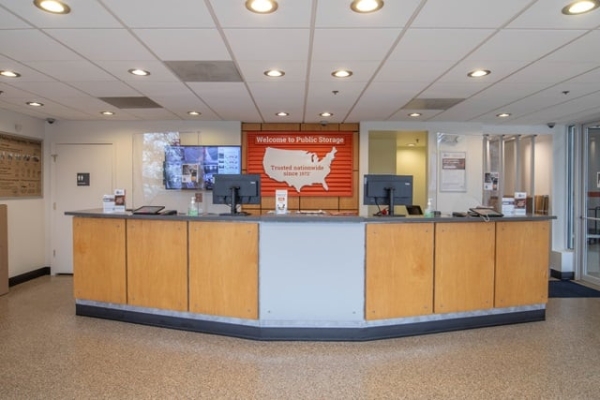 Facility photo: //images.sparefoot.com/medium/21980669f5f9dcb3c40.jpg