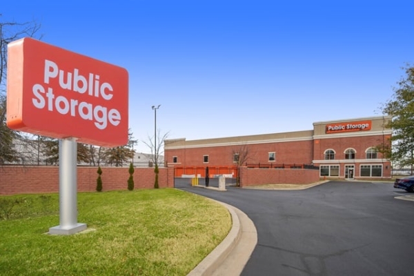 Facility photo: //images.sparefoot.com/medium/2198086876565f48c12.jpg