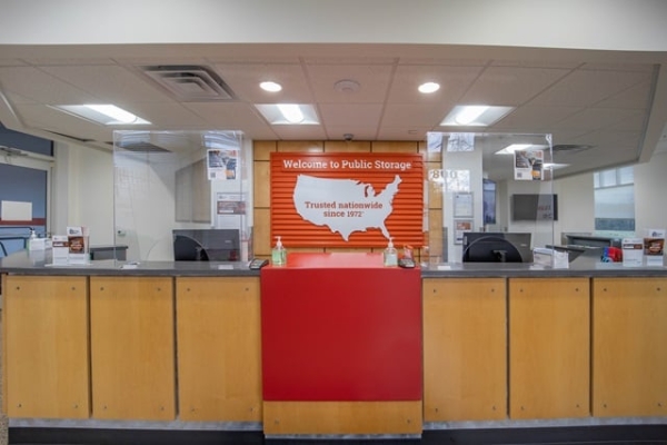 Facility photo: //images.sparefoot.com/medium/2198086876566159de0.jpg