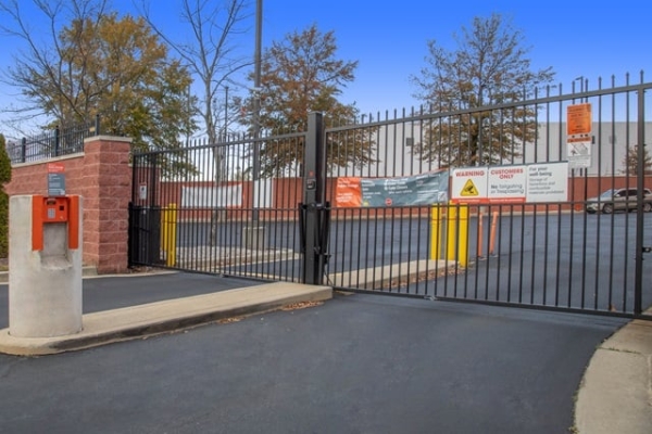 Facility photo: //images.sparefoot.com/medium/2198086a032f06034c2.jpg