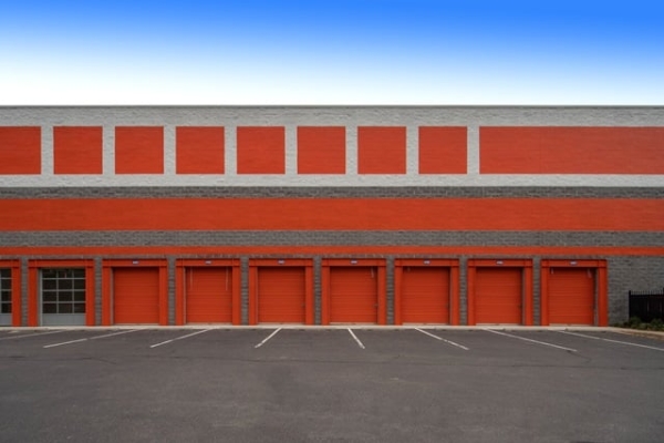 Facility photo: //images.sparefoot.com/medium/21981169f5f94d42b4e.jpg