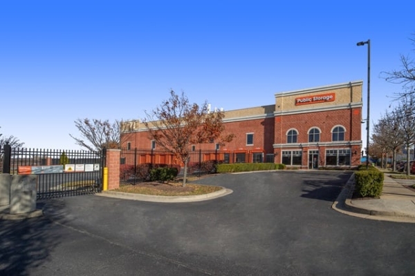 Facility photo: //images.sparefoot.com/medium/219812689202db1d186.jpg