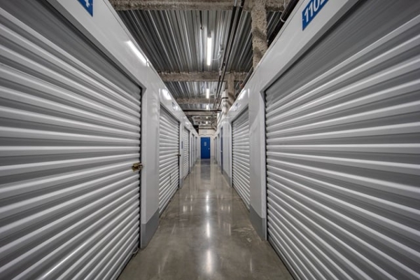 Facility photo: //images.sparefoot.com/medium/219814687b9b0bcd030.jpg