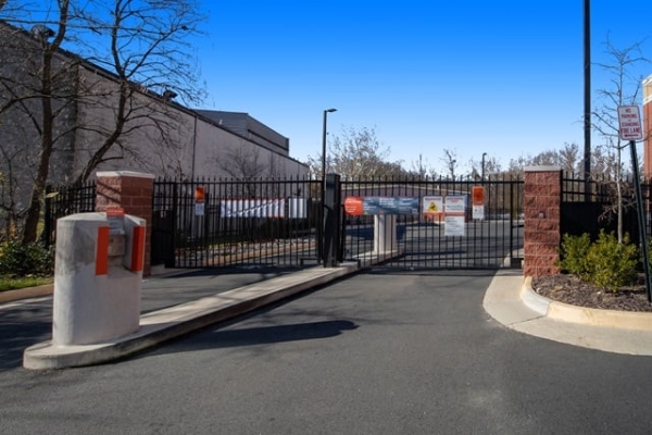 Facility photo: //images.sparefoot.com/medium/2198146974d3d14779c.jpg