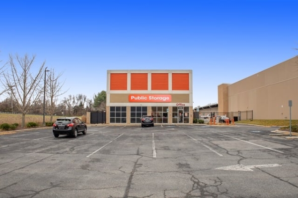 Facility photo: //images.sparefoot.com/medium/21981569e4d55093290.jpg