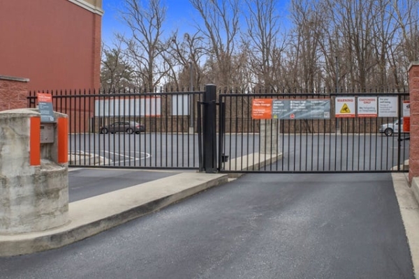 Facility photo: //images.sparefoot.com/medium/21981769f5f93e5eb15.jpg