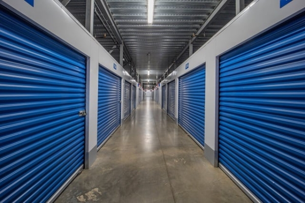 Facility photo: //images.sparefoot.com/medium/21981868c962d06625d.jpg