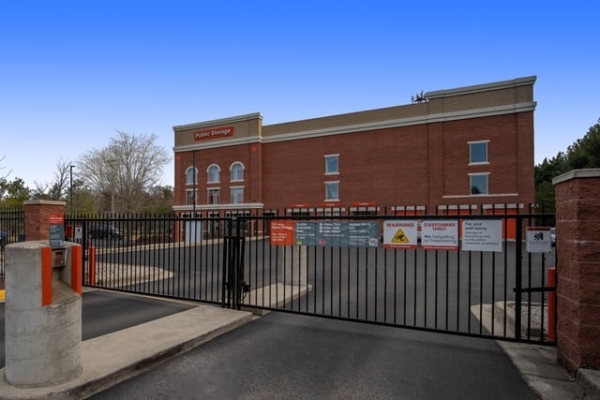 Facility photo: //images.sparefoot.com/medium/2198186957d24c1af65.jpg