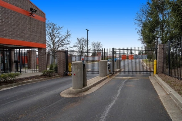 Facility photo: //images.sparefoot.com/medium/21981969ff3236de1d3.jpg