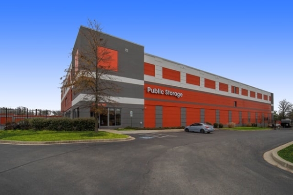 Facility photo: //images.sparefoot.com/medium/2198206892036ede8d0.jpg