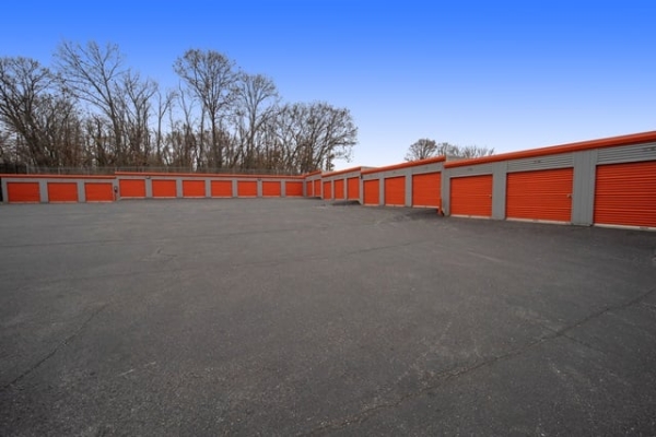 Facility photo: //images.sparefoot.com/medium/2198206892036fe004e.jpg