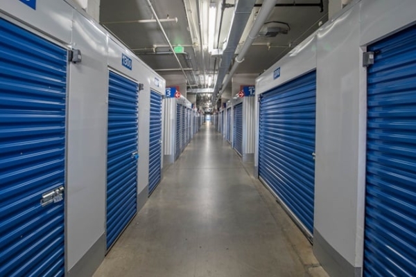 Facility photo: //images.sparefoot.com/medium/219821689202ed423e8.jpg