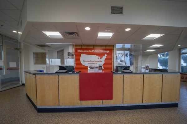 Facility photo: //images.sparefoot.com/medium/21982469889bb60389d.jpg