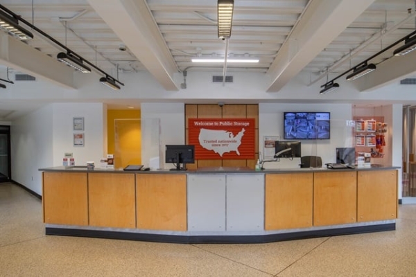 Facility photo: //images.sparefoot.com/medium/2198276893547e60834.jpg
