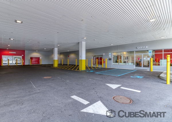Facility photo: //images.sparefoot.com/medium/21982869f5b64263c1f.jpg