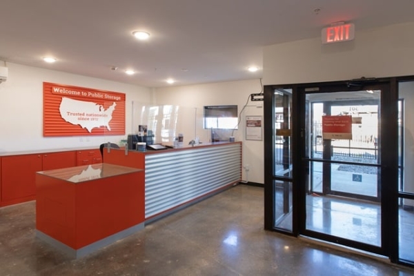 Facility photo: //images.sparefoot.com/medium/21987169358be36974e.jpg