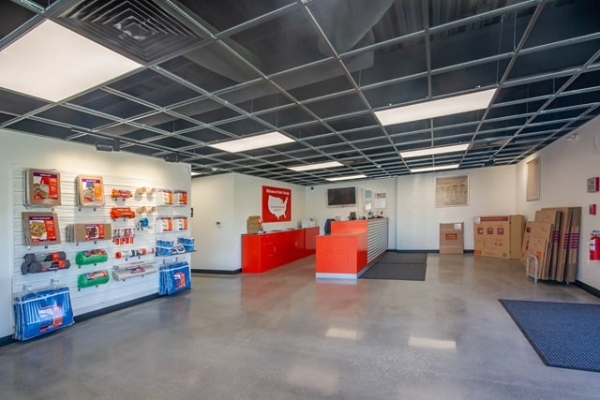 Storage Units at Public Storage - Fort Myers - 10688 Colonial Blvd - 10688 Colonial Blvd