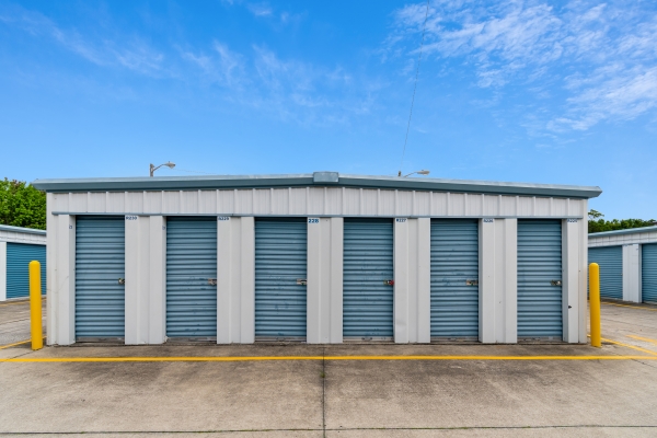 Facility photo: //images.sparefoot.com/medium/21988961772d0754ee8.jpg