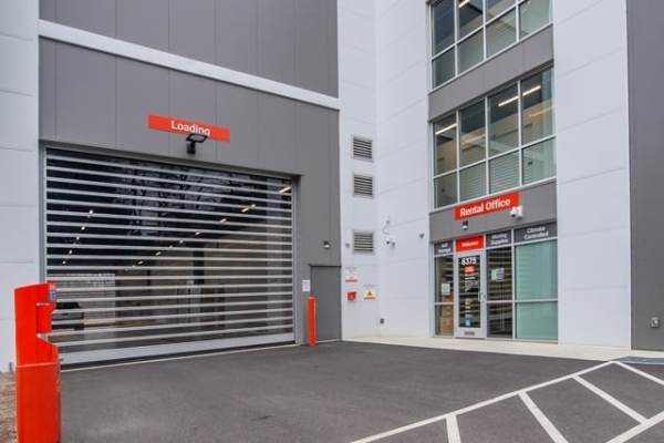Facility photo: //images.sparefoot.com/medium/219930687a47cbc6838.jpg