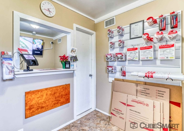 Storage Units at CubeSmart Self Storage - TX Ingleside Kenny Lane - 1500 Kenny Lane