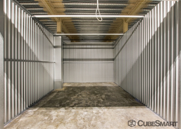Facility photo: //images.sparefoot.com/medium/219982688333a93814f.jpg