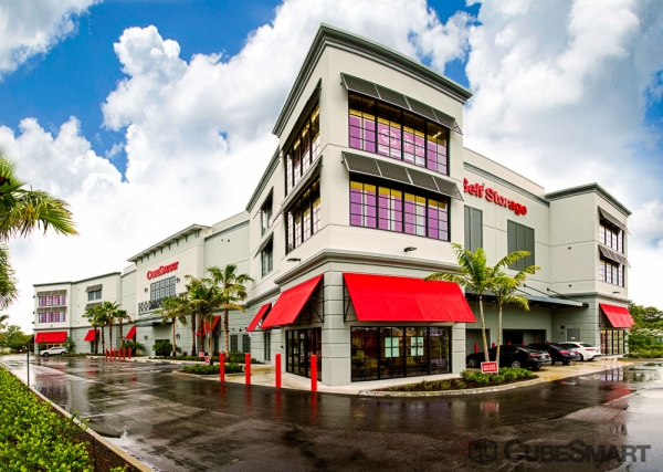 Facility photo: //images.sparefoot.com/medium/21998269031627a8bc0.jpg