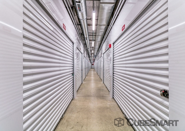 Facility photo: //images.sparefoot.com/medium/21998768832b0b609cc.jpg