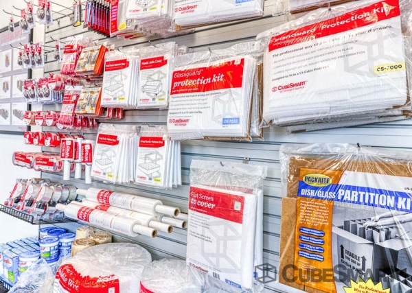 Facility photo: //images.sparefoot.com/medium/219987691ecb9c051bb.jpg