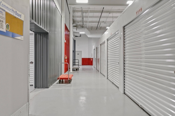 Facility photo: //images.sparefoot.com/medium/220118688900e96a496.jpg