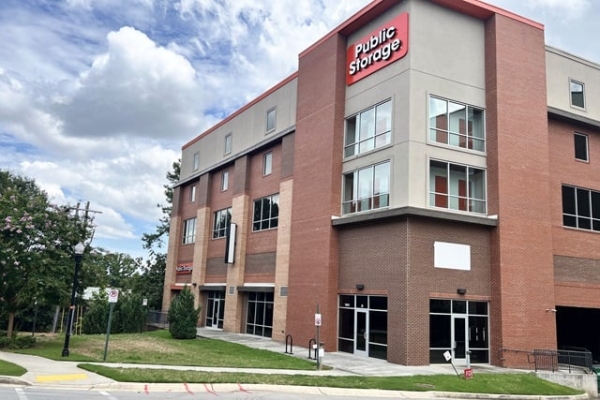 Facility photo: //images.sparefoot.com/medium/220275696504c973867.jpg