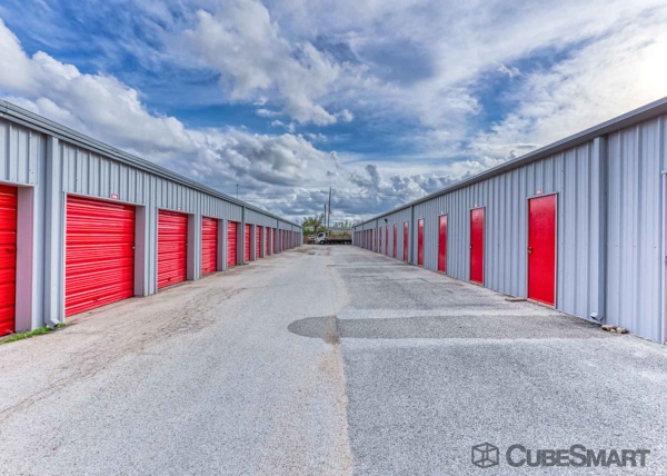 Storage Units at CubeSmart Self Storage - TX Katy East 5th Street - 5139 East 5th Street