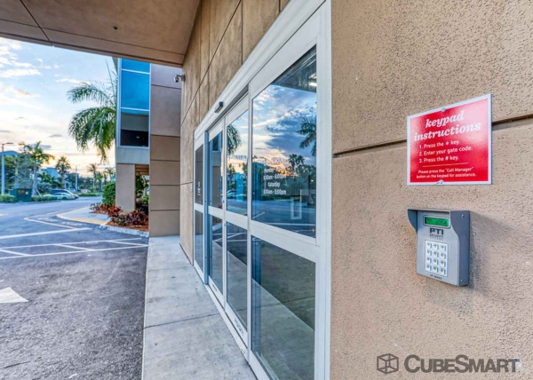 Facility photo: //images.sparefoot.com/medium/2203496883322f5cb3b.jpg